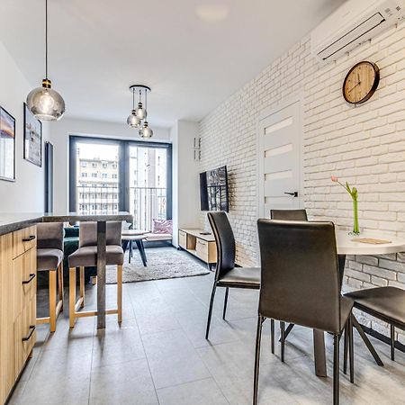 Rentplanet - Apartament Wyszynskiego 브로츠와프 외부 사진