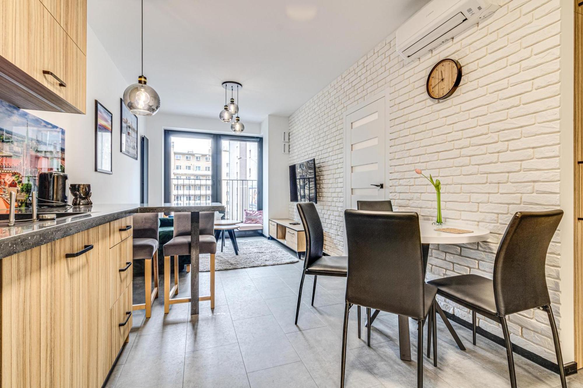 Rentplanet - Apartament Wyszynskiego 브로츠와프 외부 사진