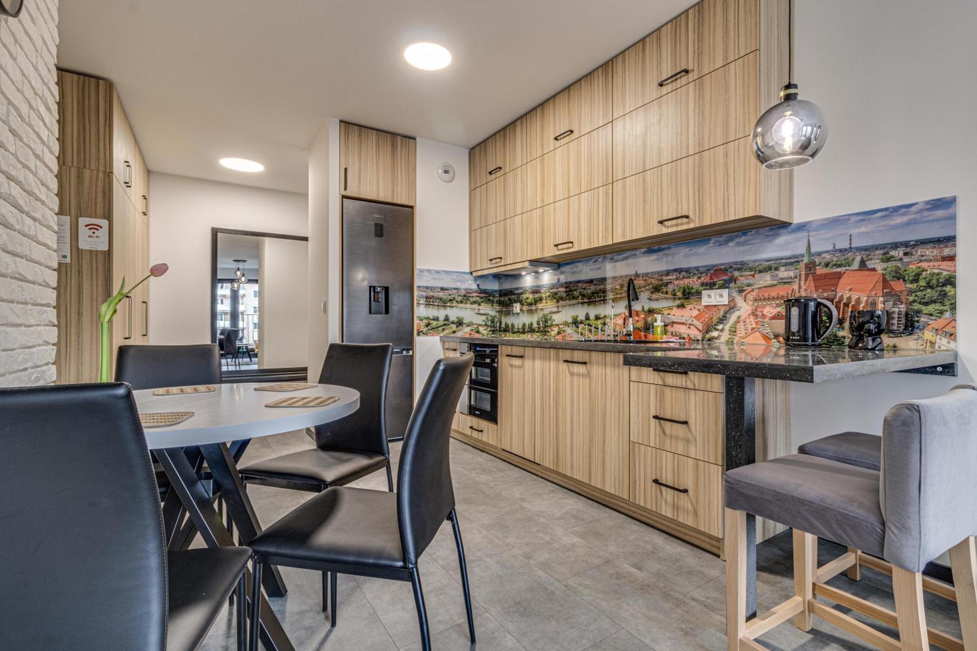 Rentplanet - Apartament Wyszynskiego 브로츠와프 외부 사진
